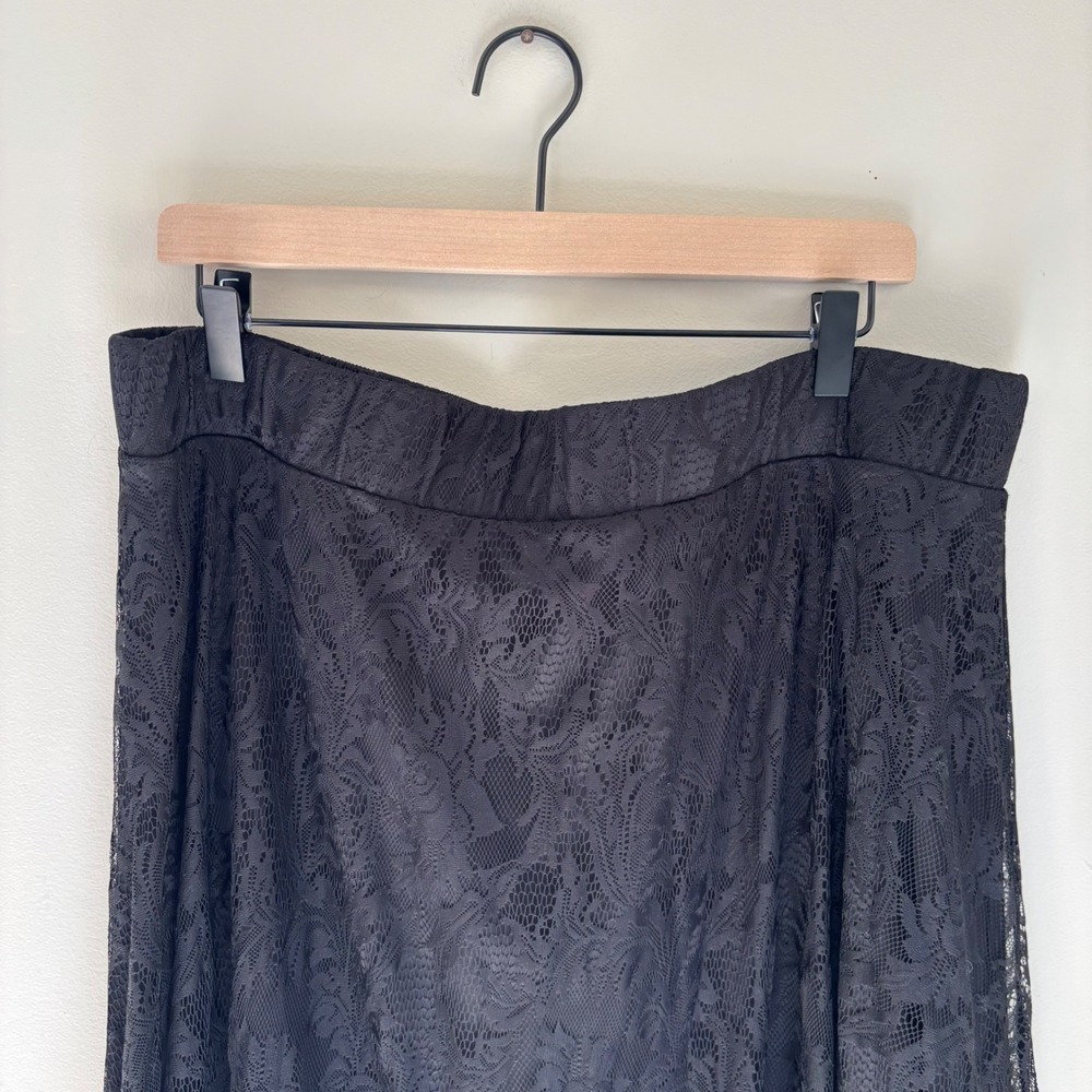 Torrid Black Lace Midi Skirt Plus Size 1 1X 14-16 Elastic Waist Eyelash Hem NEW - Picture 3 of 9